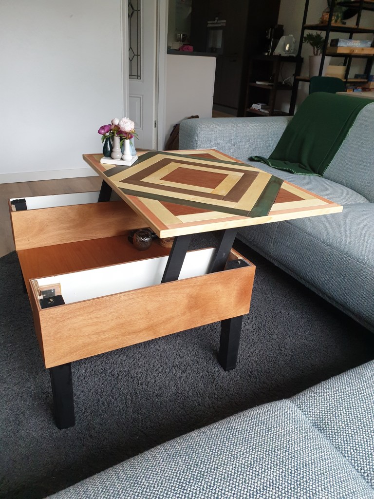 DIY lift top scharnier tafel. 