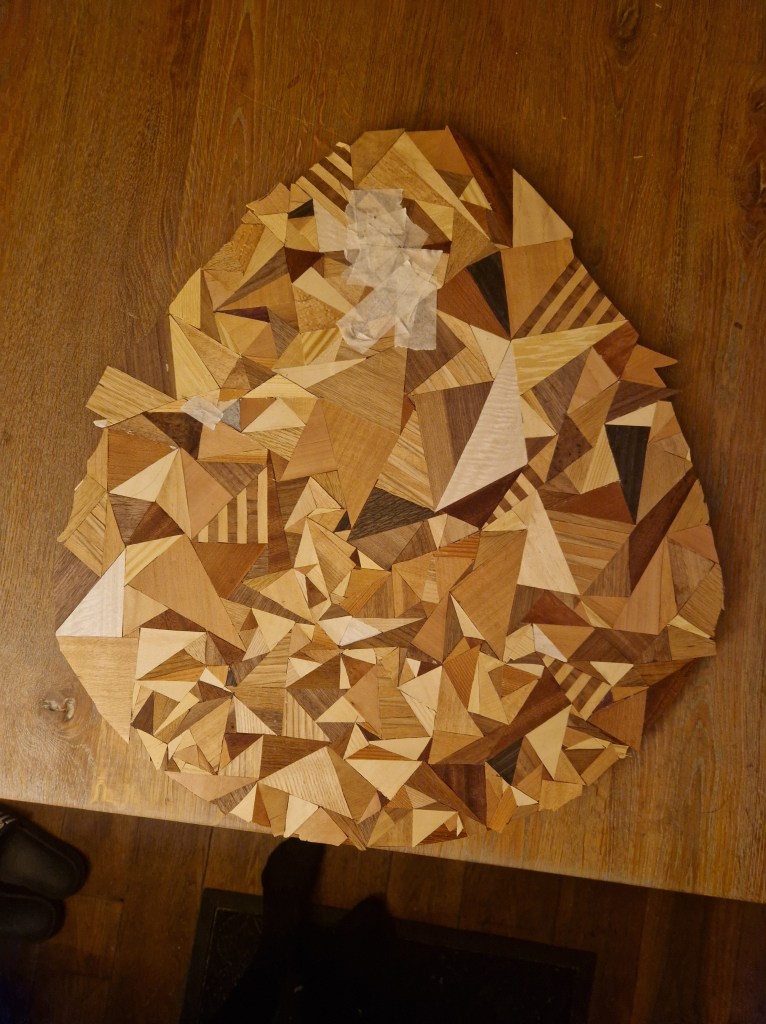 Bijna klaar, nog wat schilders tape zichtbaar. 